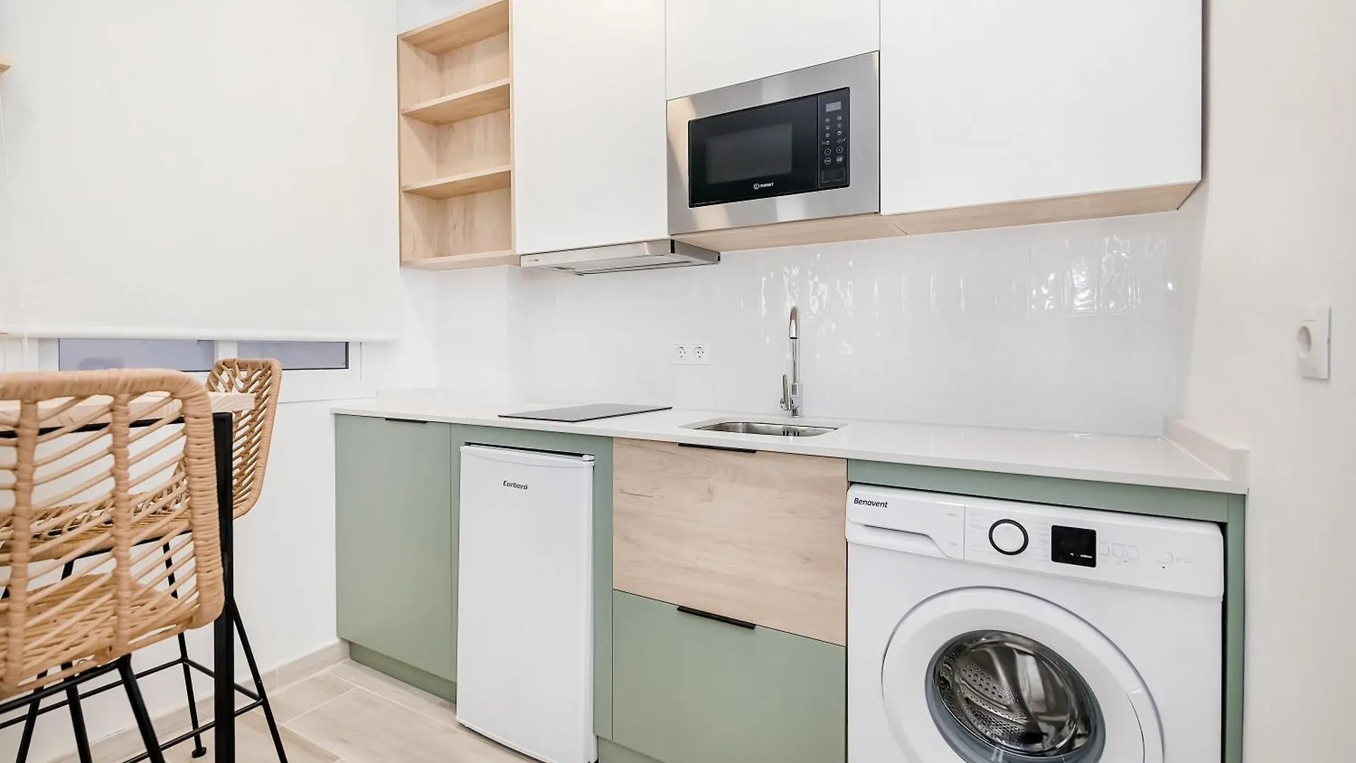 Exclusive Comedia Apartments contacts